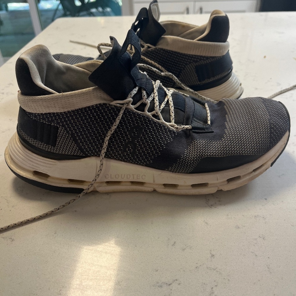 Cloud Nova On Cloud tennis shoes